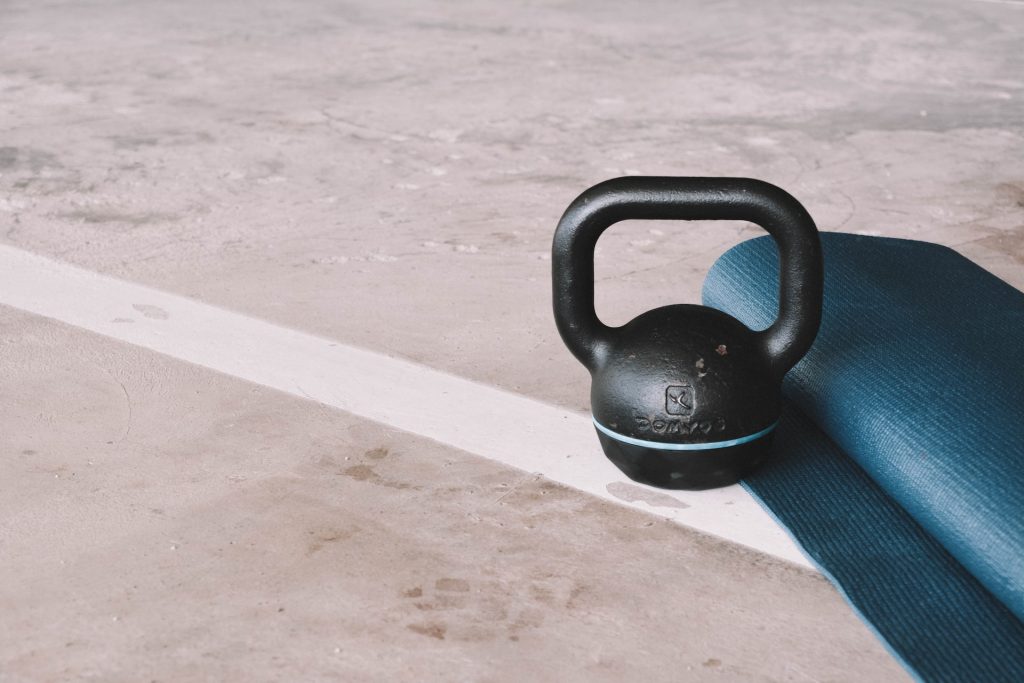 Sprzęt idealny do ćwiczeń w domu – kettlebell!